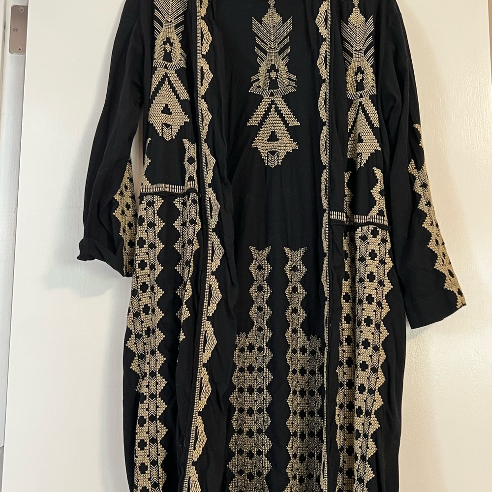Johnny Was / Elegant Black Embroidered Kimono